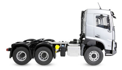 Volvo FMX E013 Zugmaschine 6x4 1:14 RTR silber