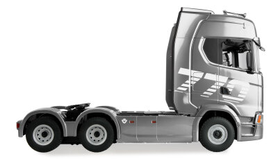 Scania 770 S Zugmaschine 6x4 1:18 RTR silber