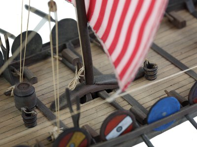 Drakkar Wikinger Modellboot Bausatz – Historisches Schiffsmodell aus Holz 1:48 40 cm