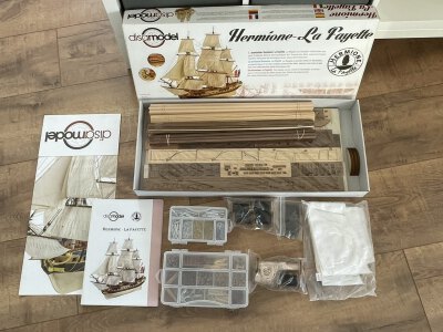LE HERMIONE LAFAYETTE 1:72 93 cm