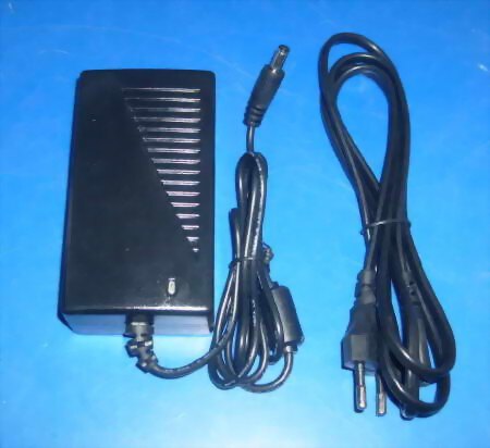 Netzadapter 220V / 12V 5A -