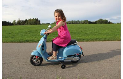 Ride-on Vespa GTS 125 blau 12V