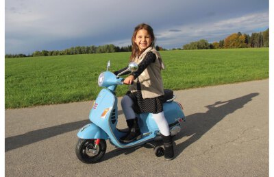 Ride-on Vespa GTS 125 blau 12V