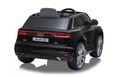 Ride-on Audi Q8 schwarz 12V