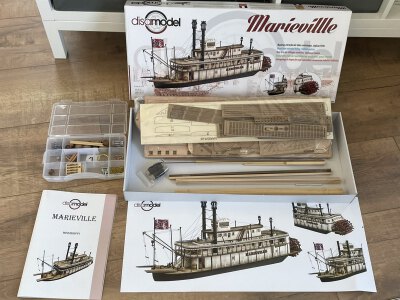 MARIEVILLE 1:72 66,5 cm