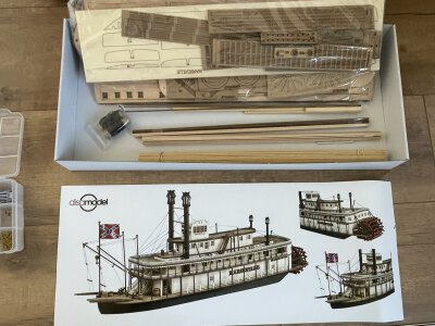 MARIEVILLE 1:72 66,5 cm